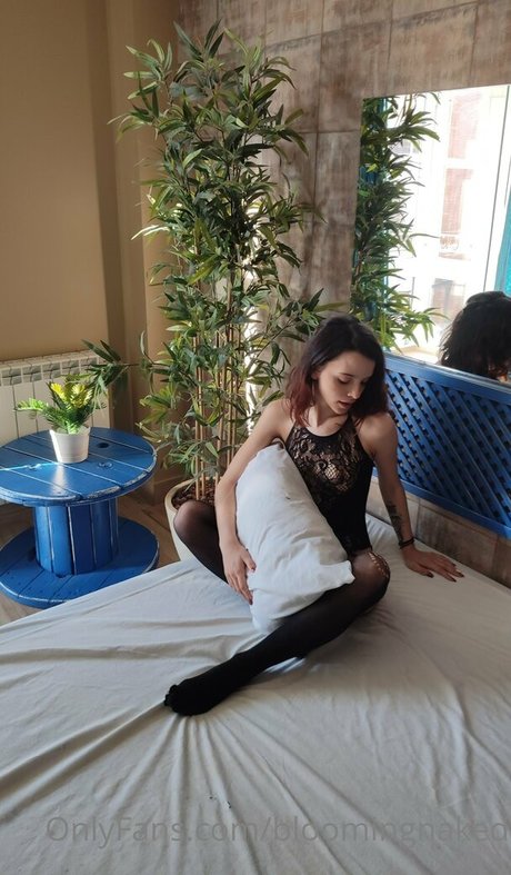 bloomingnaked sex model archive