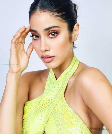 Janhvi Kapoor naked model pic
