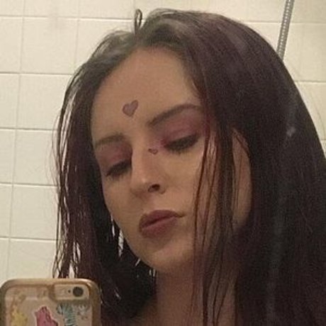 Mia Gladston Profile photo