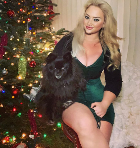 BlondiePomie pornstar high quality images