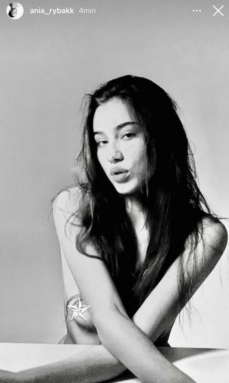 Ania Rybak hd model images