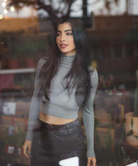 Elwa Saleh star exclusive photo