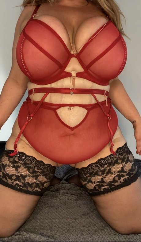 bustyholly free star gallery