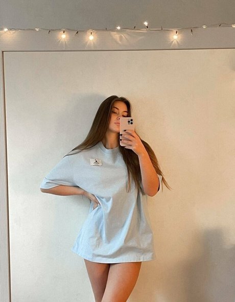 tasha fit2 hot pornstar image