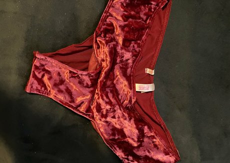 mommygonebad nude model pictures