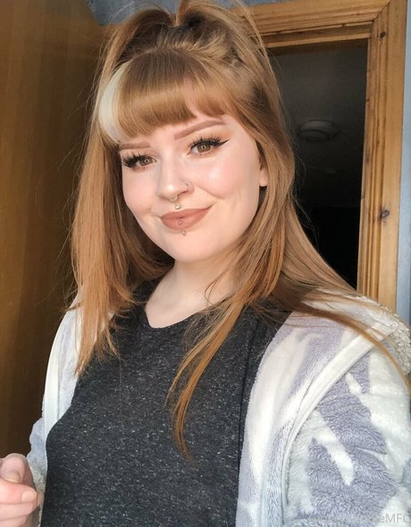 gingerminniemfc sex model pic