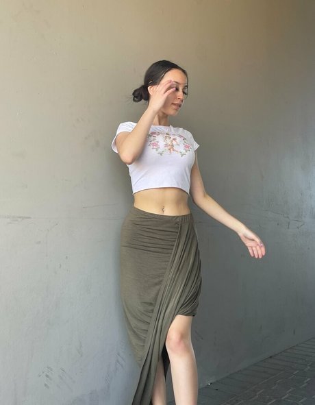 Willow Jade art actress img