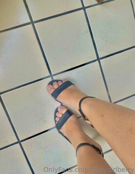 blonde secretary onlyfans hot pics