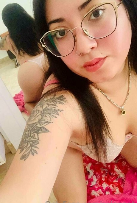 solanaat xxx model pic