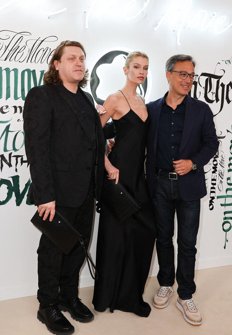 Stella Maxwell adult model galleries