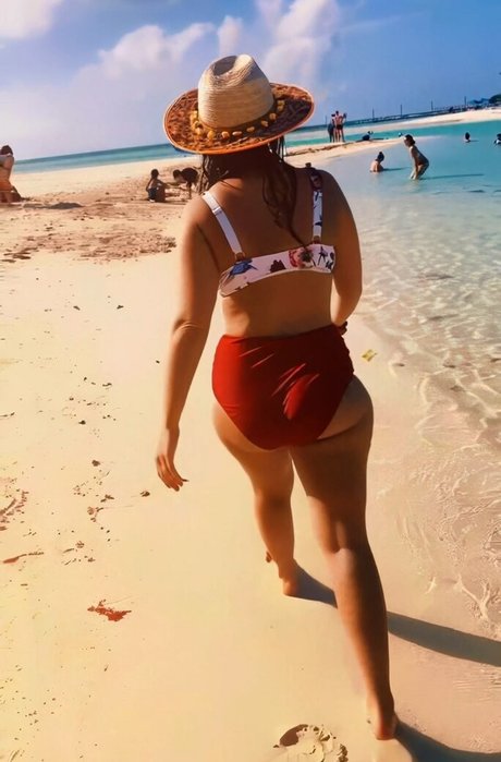 Lainey Wilson pornstar nudes image