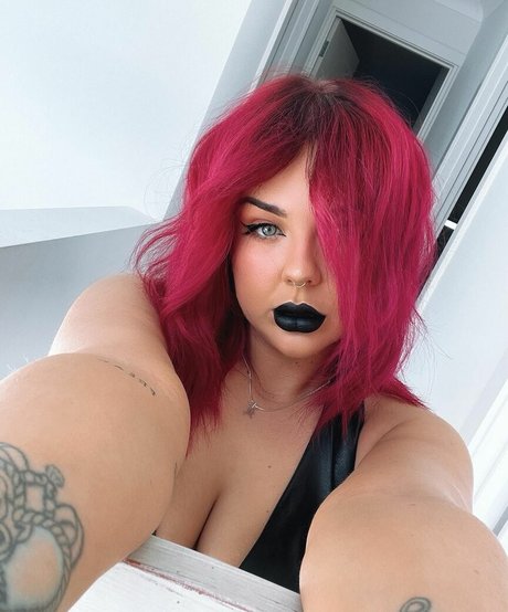 small cock shemale onlyfans free nude picture