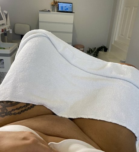 Kcupsbrunette sex model pictures