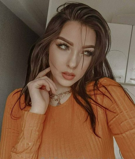 cassie swallows sex star image