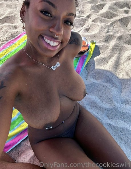 big tits mom onlyfans top picture