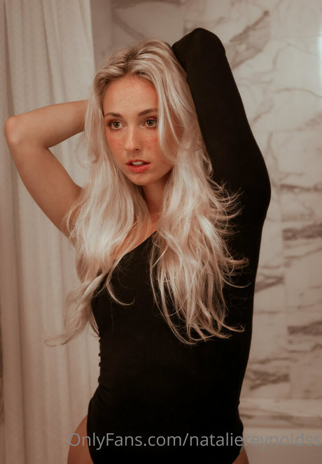 nataliereynoldss model top photo