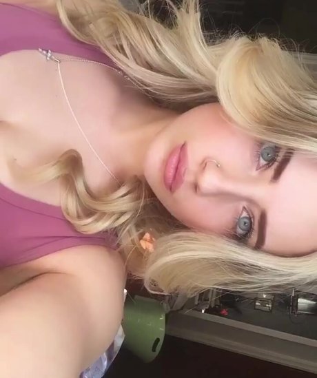 Ali Cortese art star pics