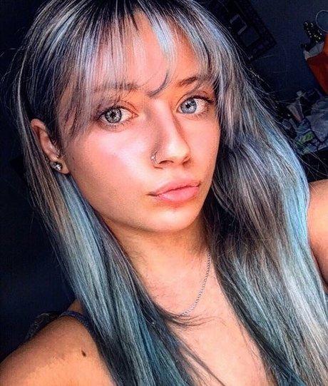 Ali Cortese sexy actress galleries