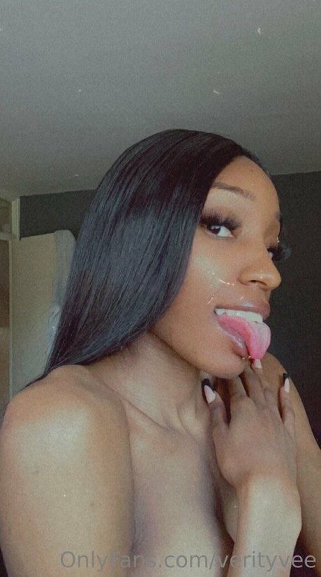 verityvee sexy actress gallery