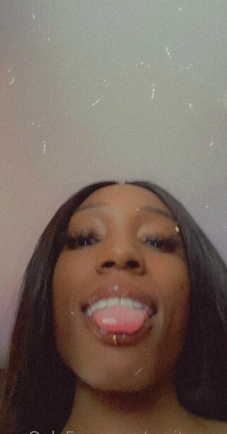 verityvee star pornographic photo