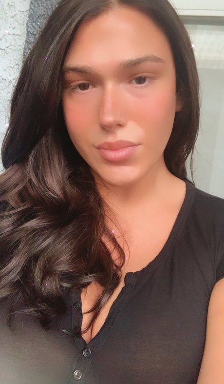 Aspen Brooks sexy model photos