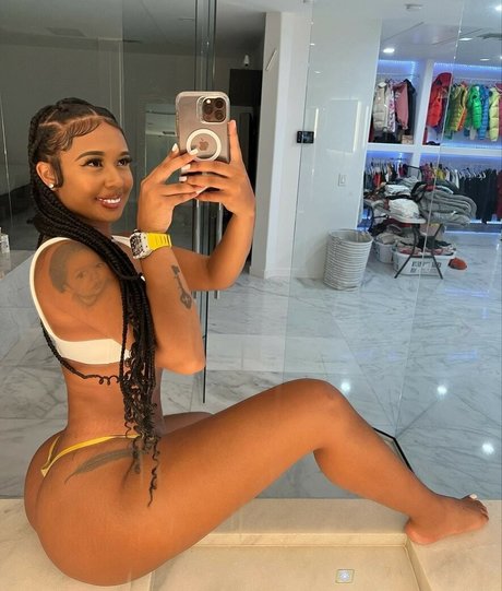 ohsoyoujade naked pornstar photo