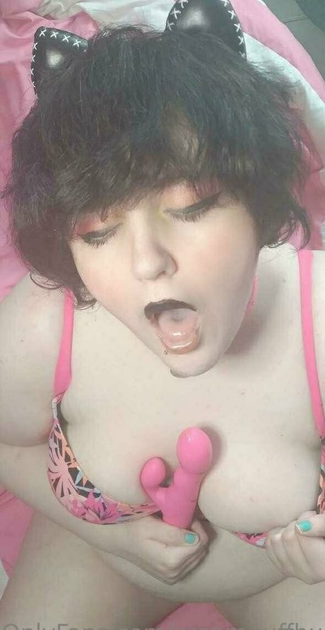 creampuffbunny model top photo