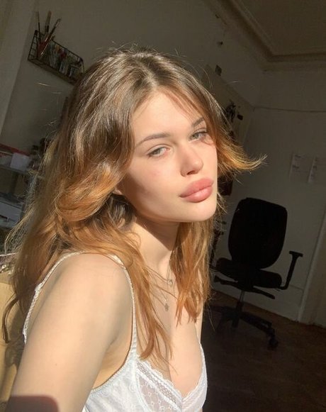 Ariane Ganz hot pornstar pictures