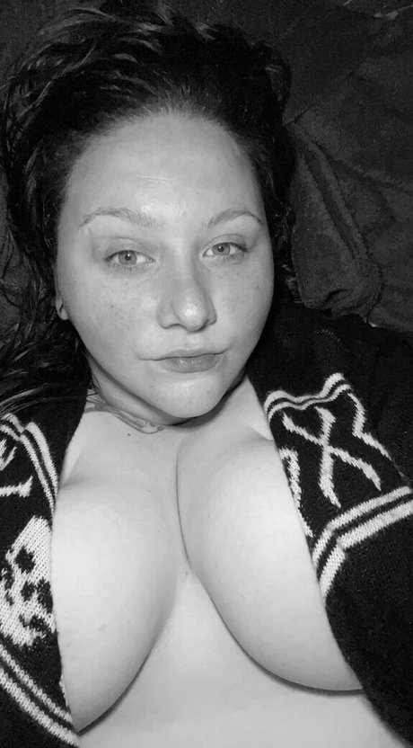 thatmandagirl hd model pic