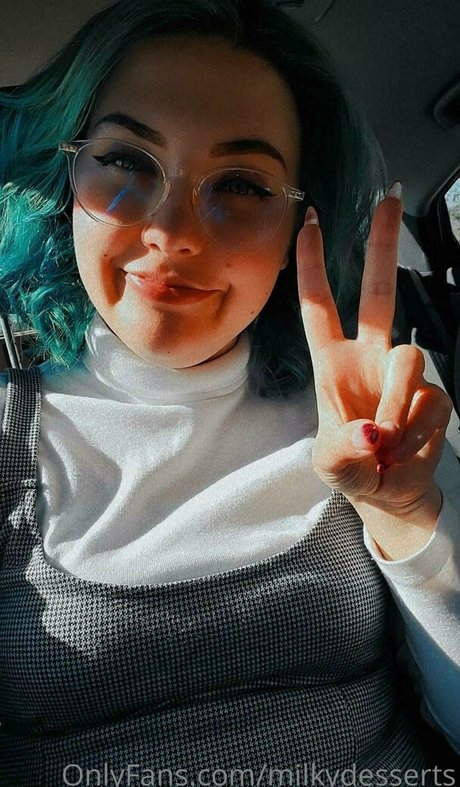 milkydesserts erotic pornstar photos