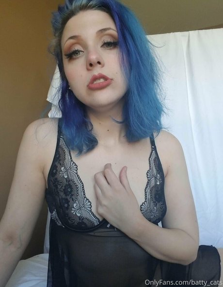 milkydesserts model naked image