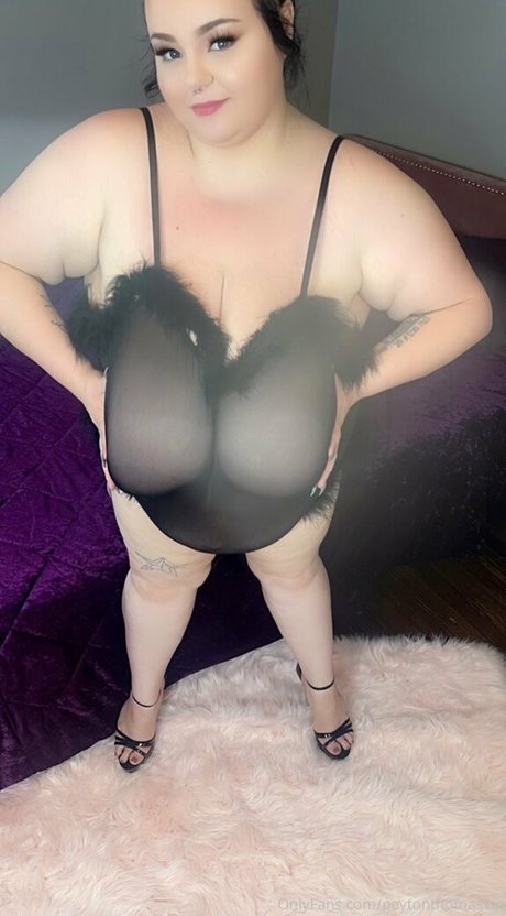 peytonthomasvip nudes star pictures