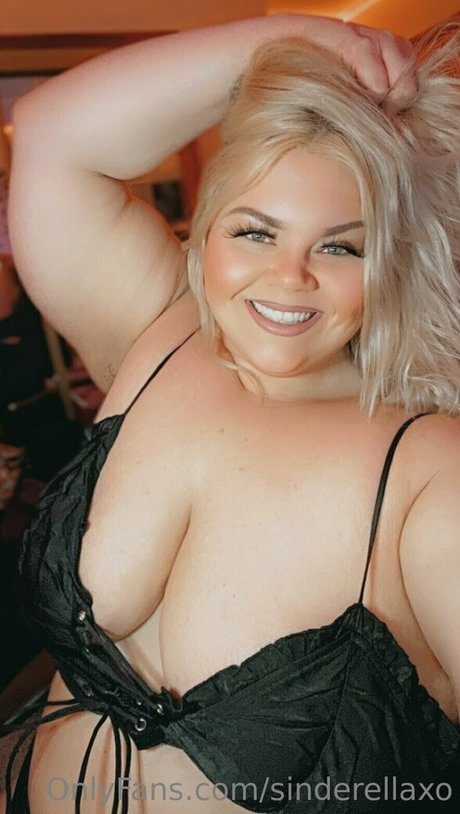 sinderellaxo sexy star pic