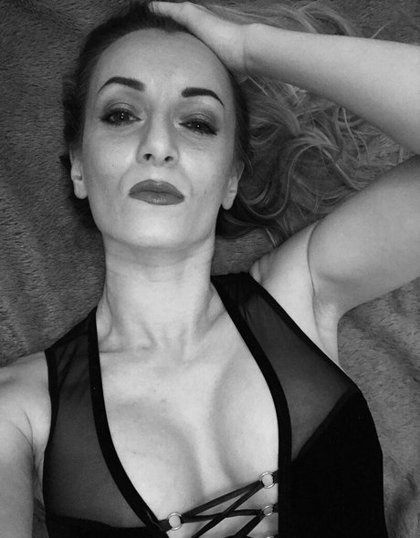 monicasaintxxx nude actress pics