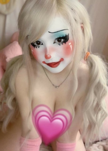 e hug pornstar naked img