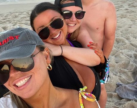 Jenn M star pretty photo