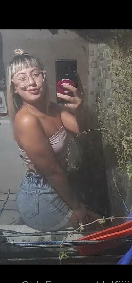 delfiiii naked pornstar picture