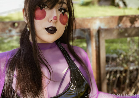 hooters onlyfans pretty picture