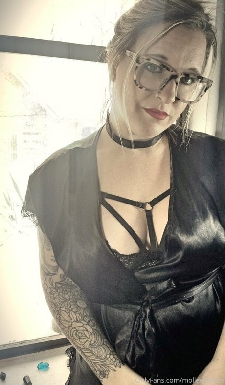 molleewaters model porn gallery