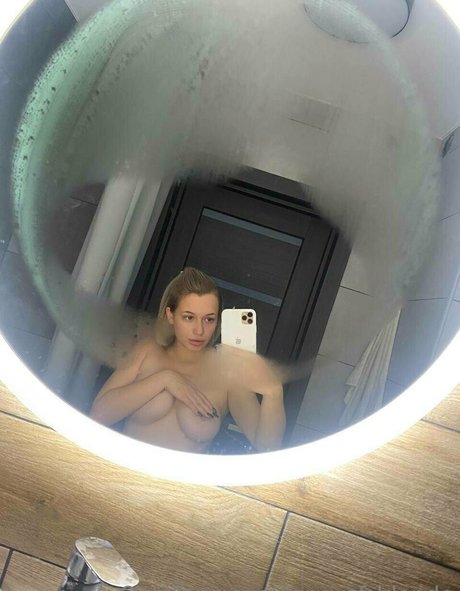 jane of blonde actress pic