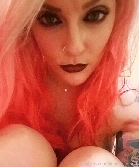 vinniethemouth model top gallery