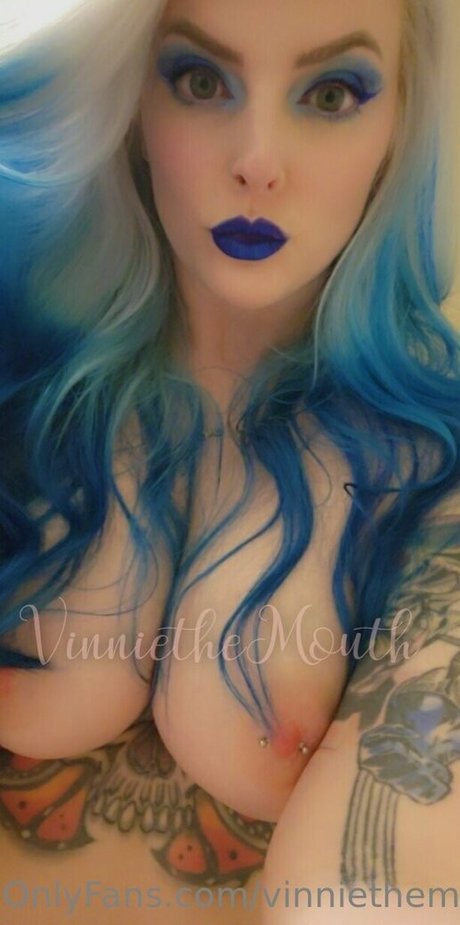 vinniethemouth model hot picture