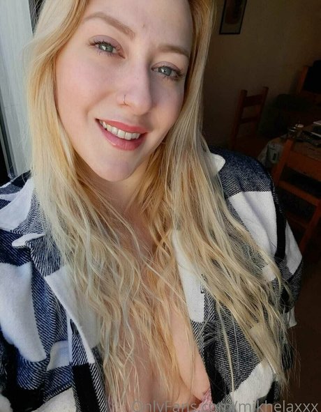 mikhelaxxx sexy star picture