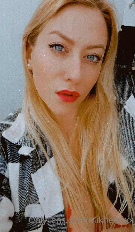 mikhelaxxx perfect model photo