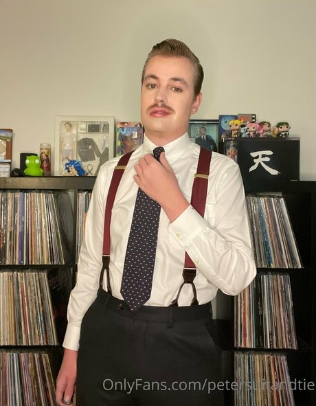 petersuitandtie star art image