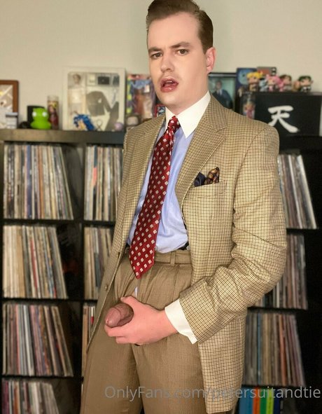 petersuitandtie pornographic model gallery