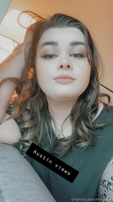 chloeyblack nudes model galleries
