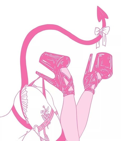 Alieninara star erotic pic