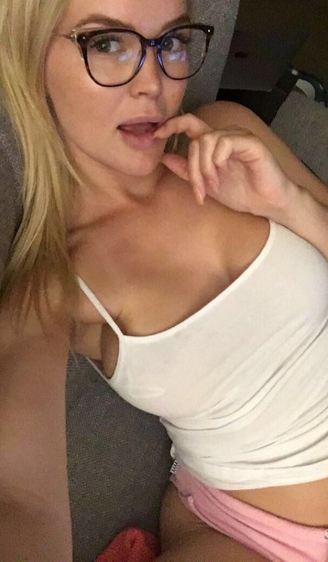 elleknox sex star archive