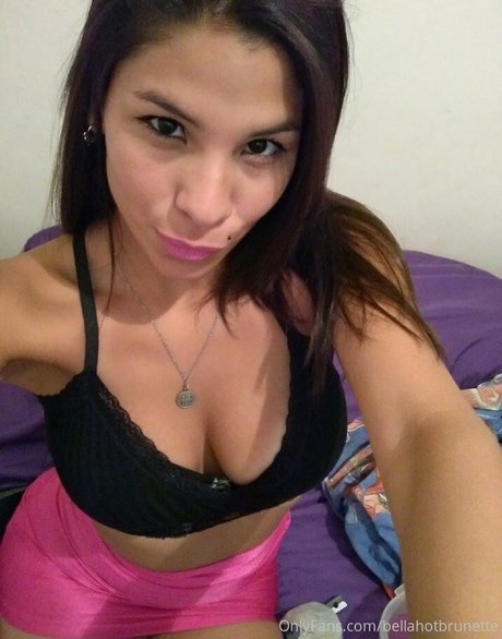 bellahotbrunette top star img